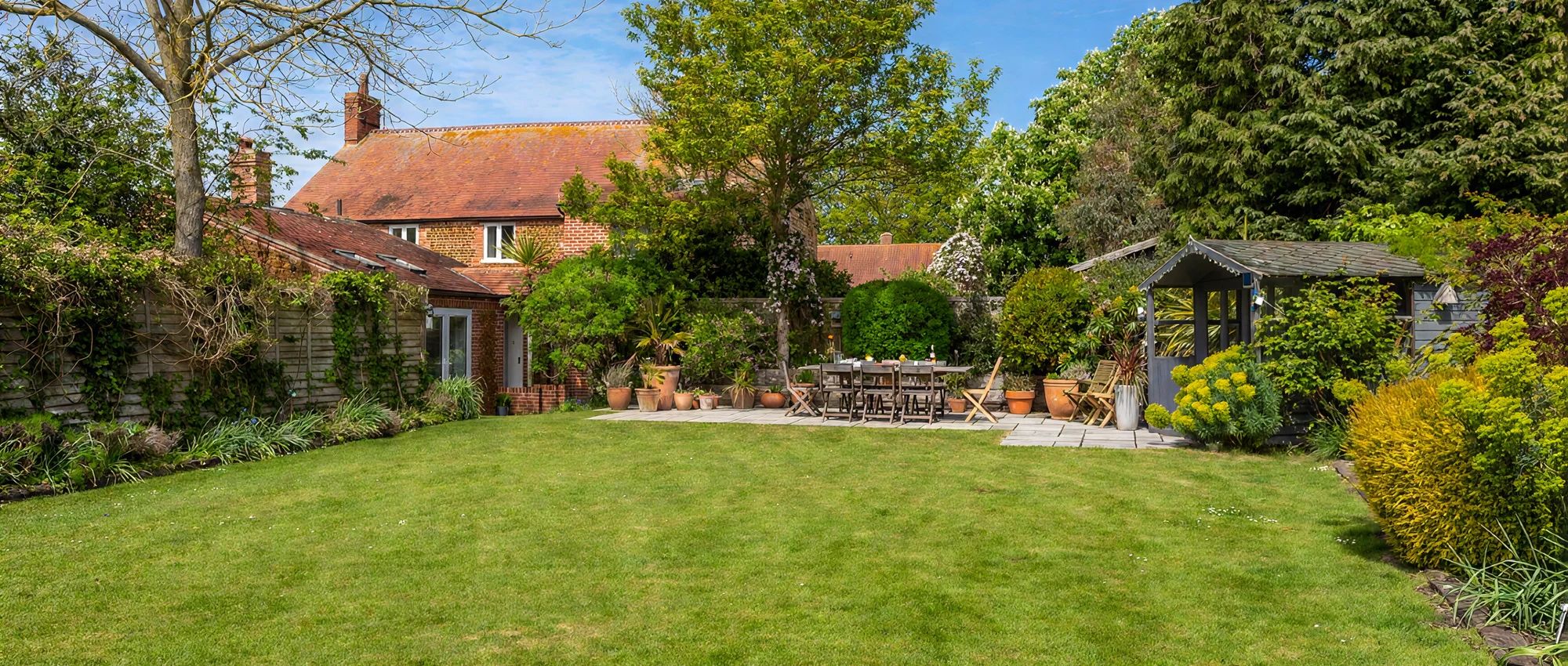 VKV44271